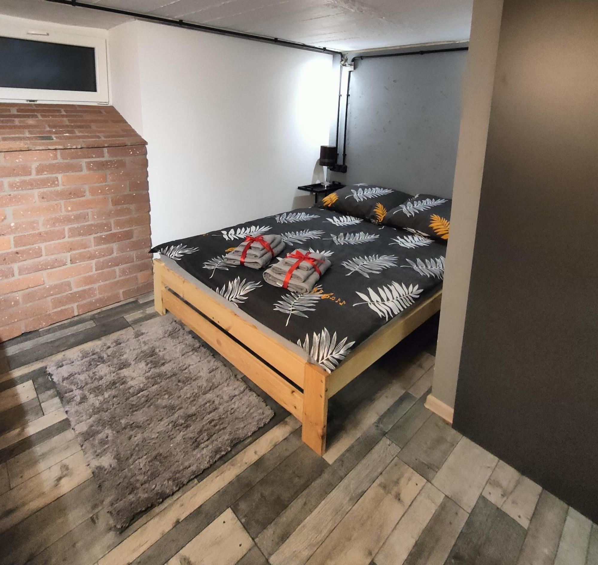 Apartment 741 Slate - Zdroj