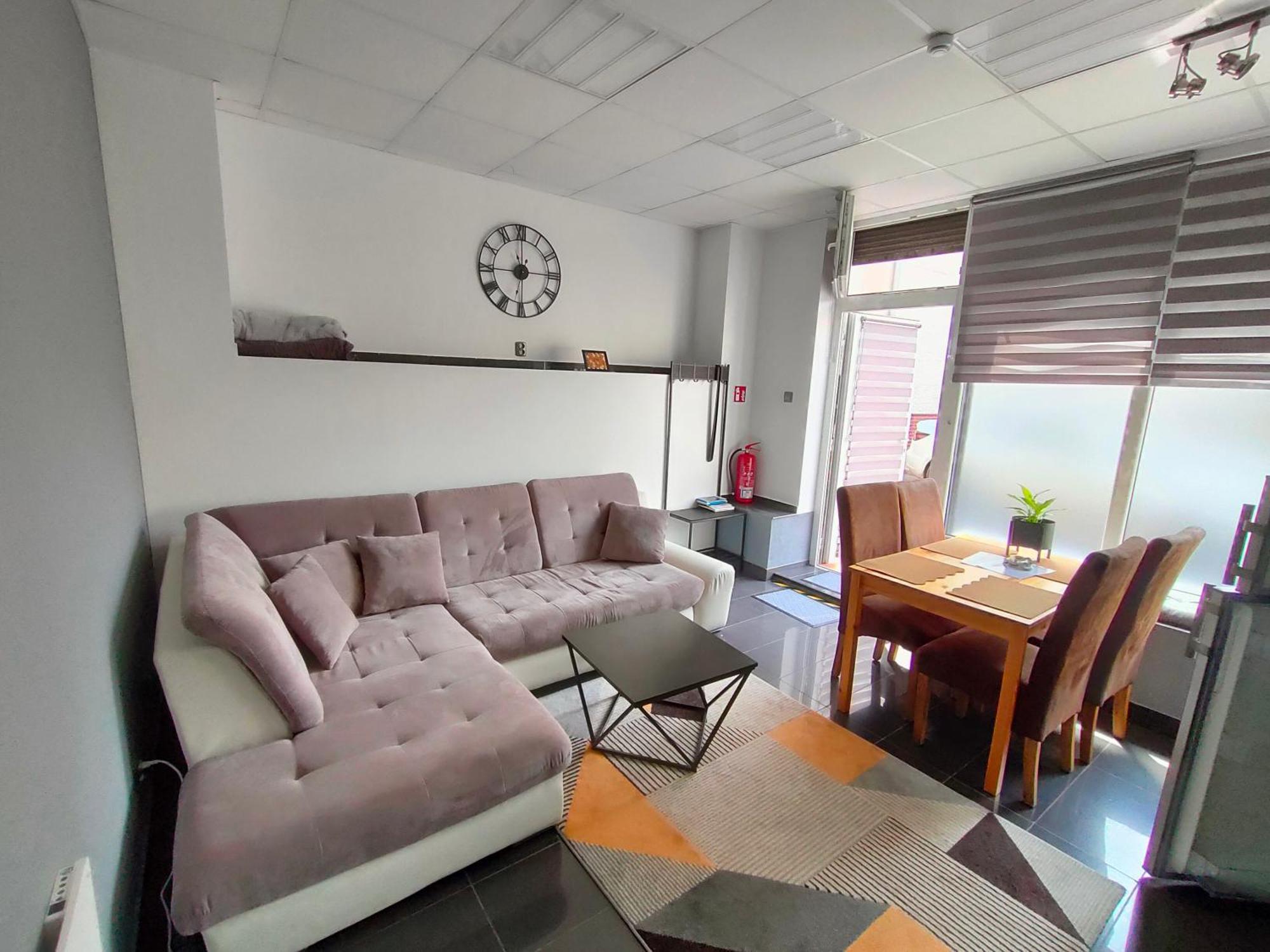 741 Slate - Zdroj Apartment *